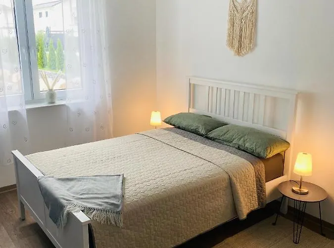 Gemuetliche Neubauwohnung 70qm Lägenhet